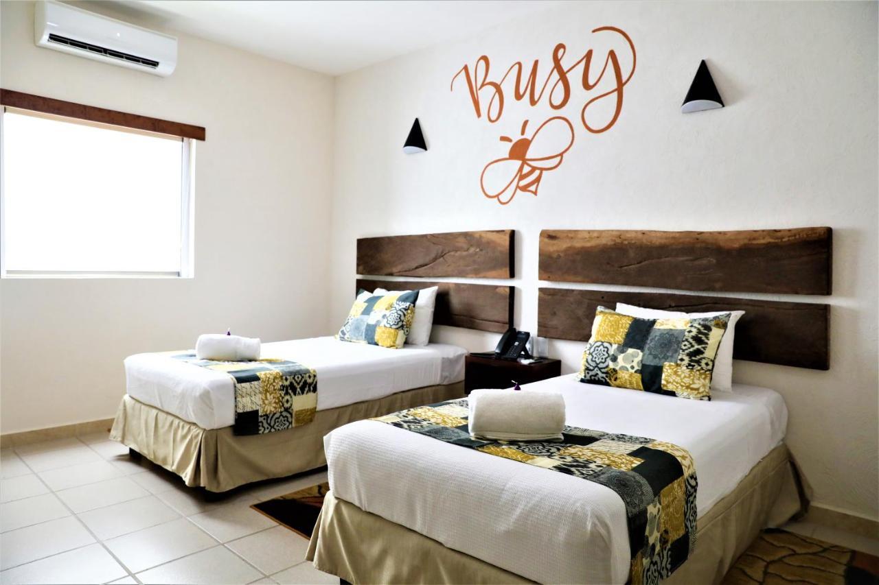 Hotel 12 BEES Playa del Carmen Exterior foto
